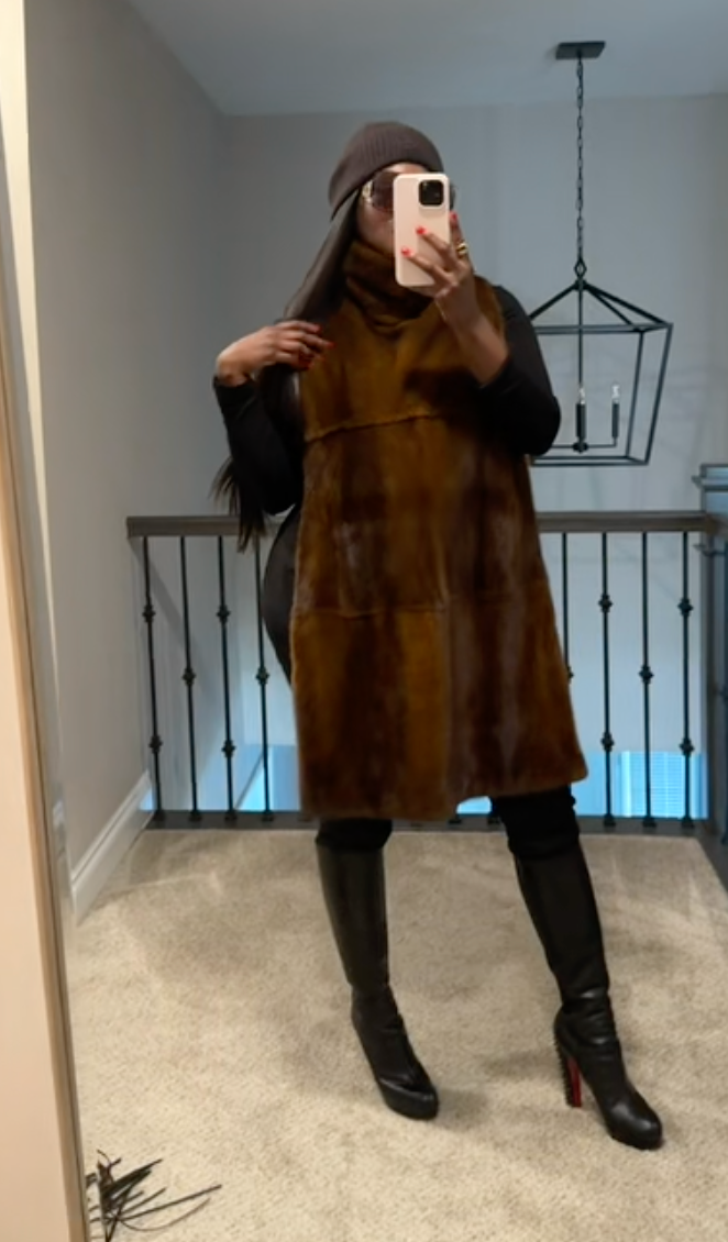 Best Fits Size M-L Mink turtleneck apron